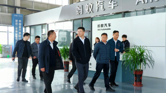 Vedouc&iacute; představitel&eacute; China National Heavy Duty Truck Group navšt&iacute;vili Ant Motors kvůli poradenstv&iacute; a v&yacute;zkumu