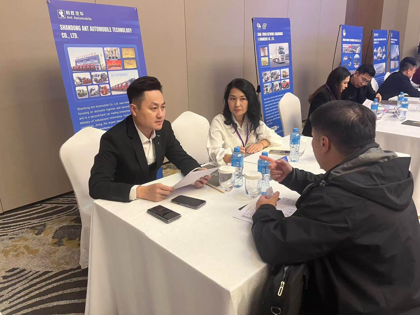 รถบรรทุกหนัก Ant ได้รับเชิญให้เข้าร่วมการประชุมจับคู่เฉพาะเรื่องการส่งออกยานพาหนะใช้แล้วของจีน (ซานตง) - คีร์กีซสถาน