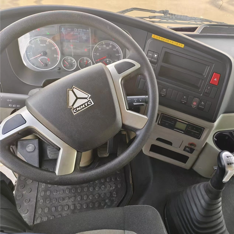 Wywrotka HOWO NX 8&times;4 3 